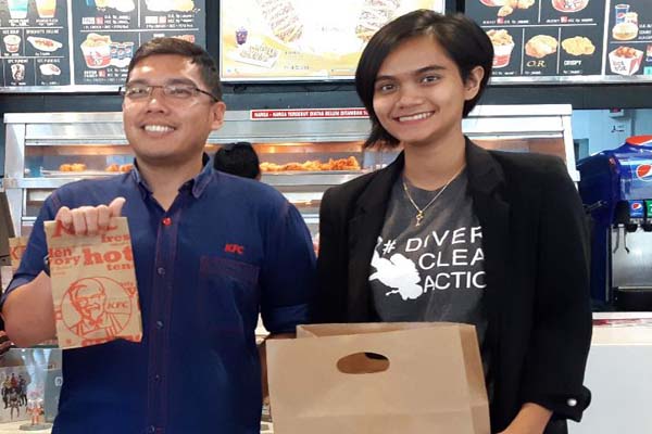  KFC Bertahap Ganti Kantong Plastik dengan Tas Kertas